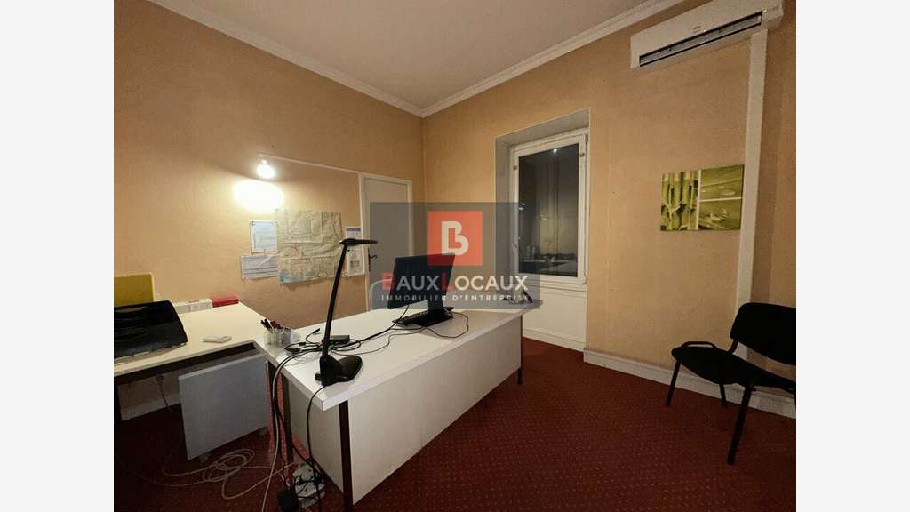 Bureaux de 170m² à louer au 1er étage à Avignon
