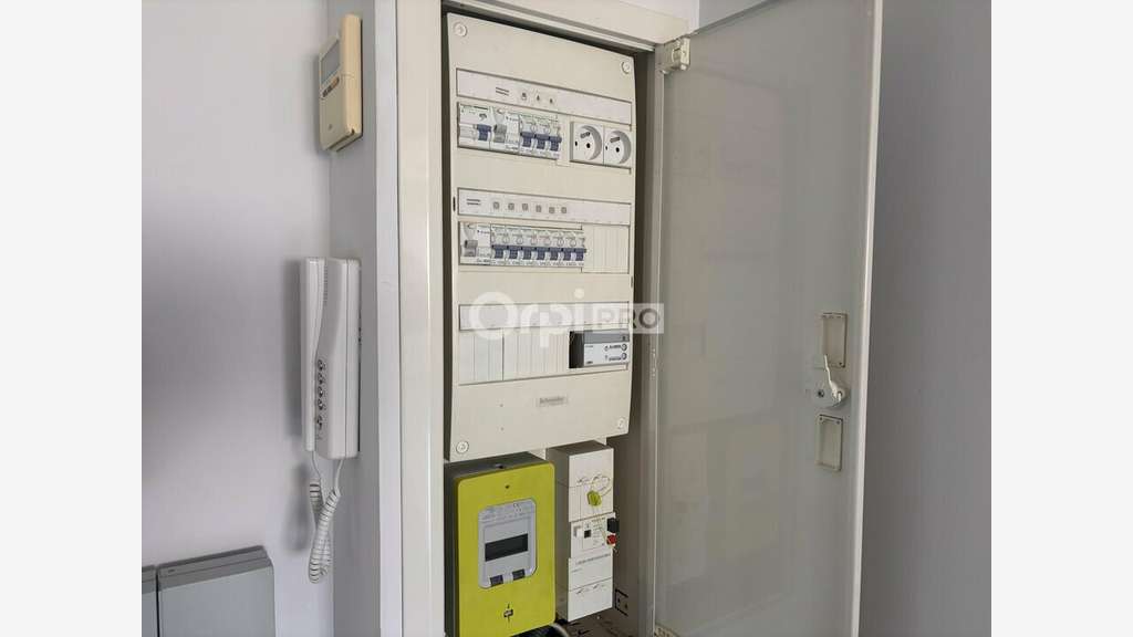 Bureau 81m² à louer à Avignon