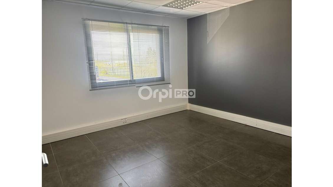 Bureau 81m² à louer à Avignon