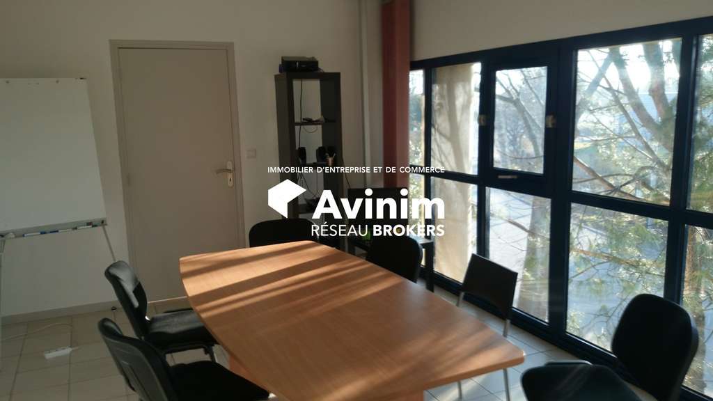 A louer ensemble bureaux Avignon ZA de Courtine
