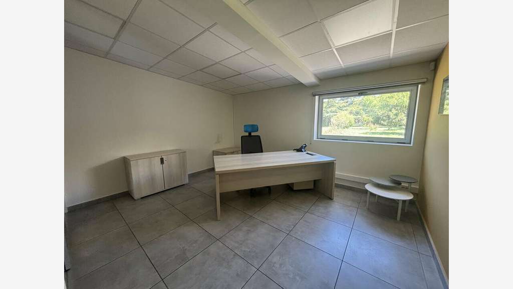 AVIGNON - BUREAUX à louer