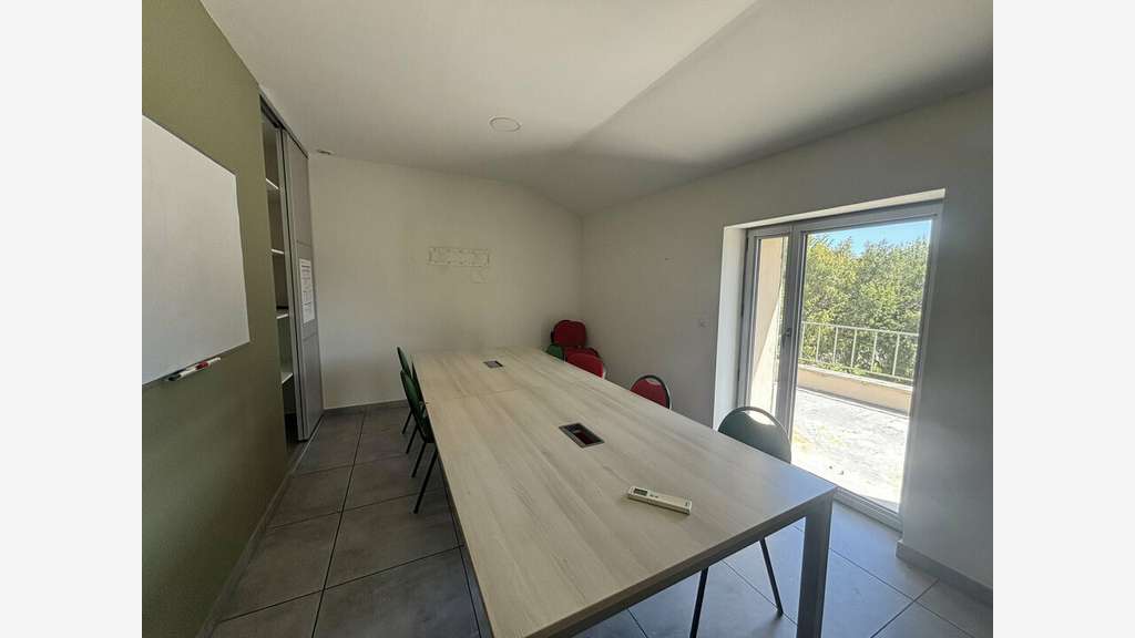 AVIGNON - BUREAUX à louer