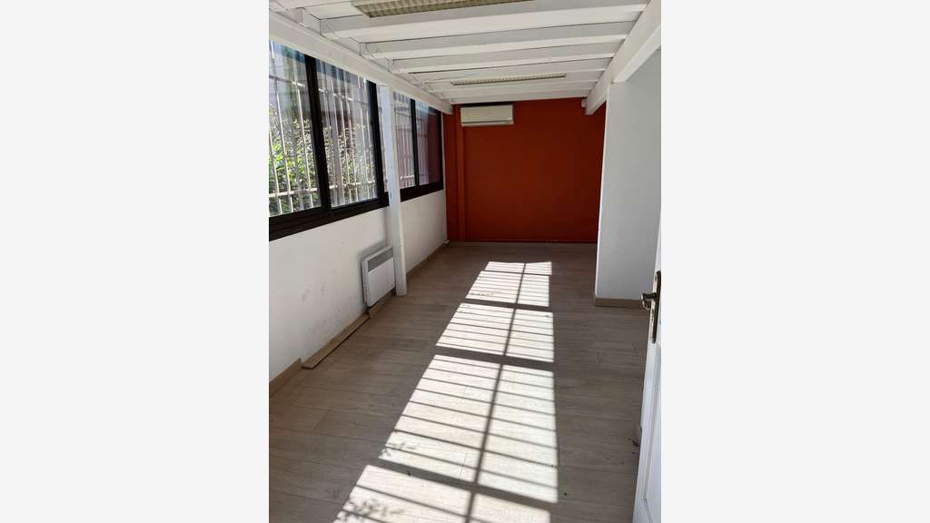 Bureau 122 m2 - Courtine