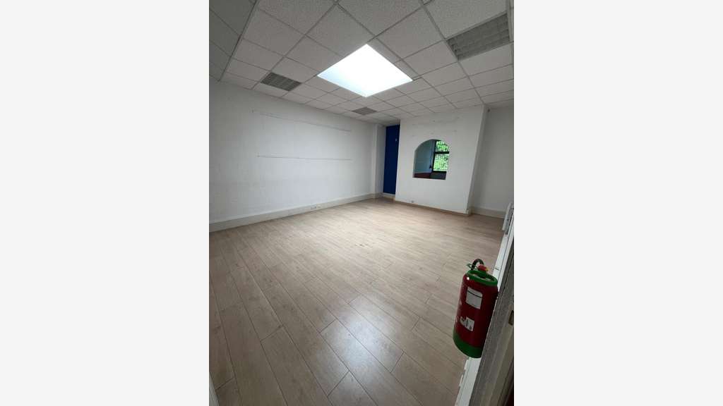 Bureau 122 m2 - Courtine