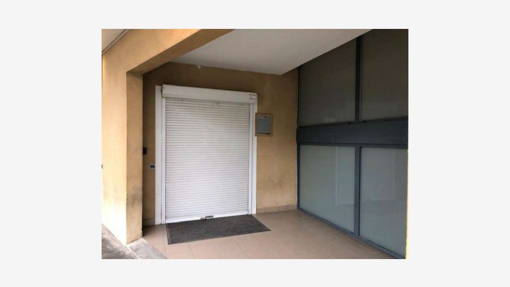 À louer – bureaux non divisibles de 230 m² à Avign