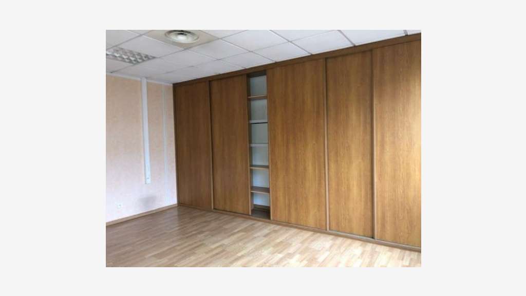 À louer – bureaux non divisibles de 230 m² à Avign