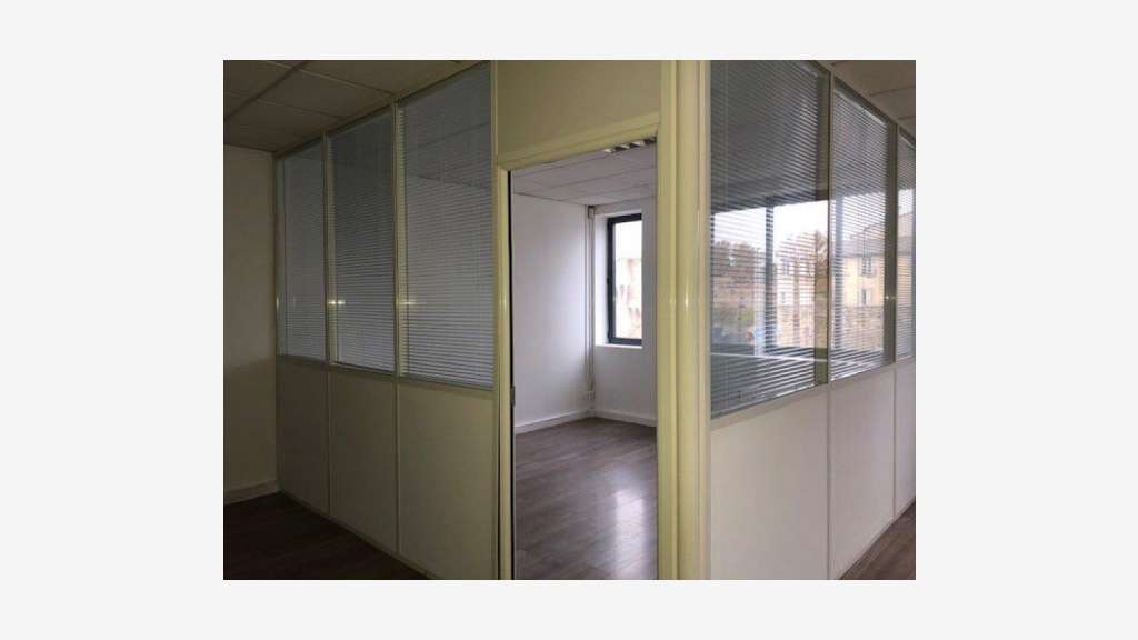 À louer – bureaux non divisibles de 230 m² à Avign