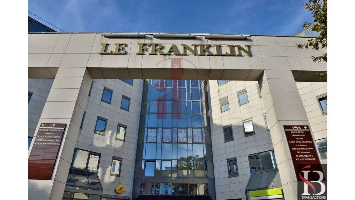 Bureaux R+1 et R+3 à louer à Avon Gare