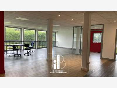 Bureau à louer 163m² RDC accès PMR à Avon