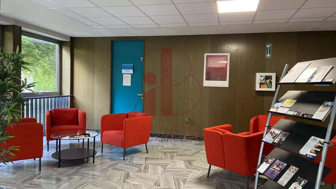 Bureau à louer 163m² RDC accès PMR à Avon