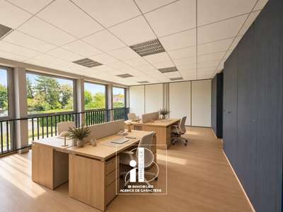 Bureau à louer 163m² RDC accès PMR à Avon