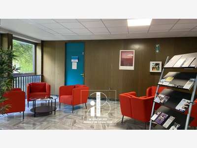Bureau à louer 163m² RDC accès PMR à Avon