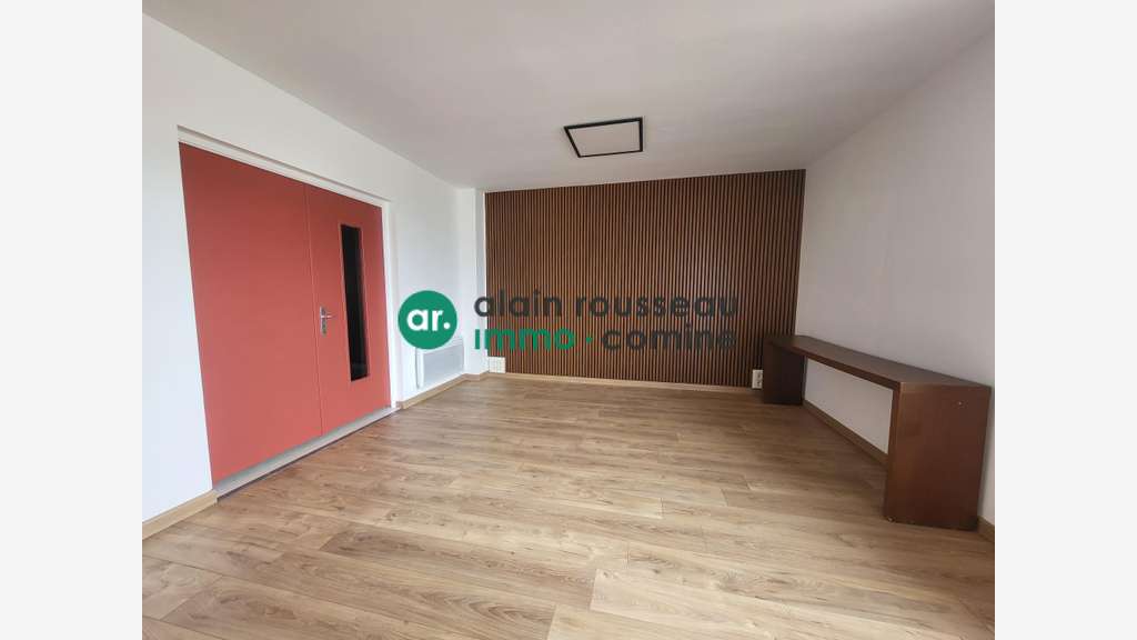 A louer local d'activité bureaux 300m² à Avrillé