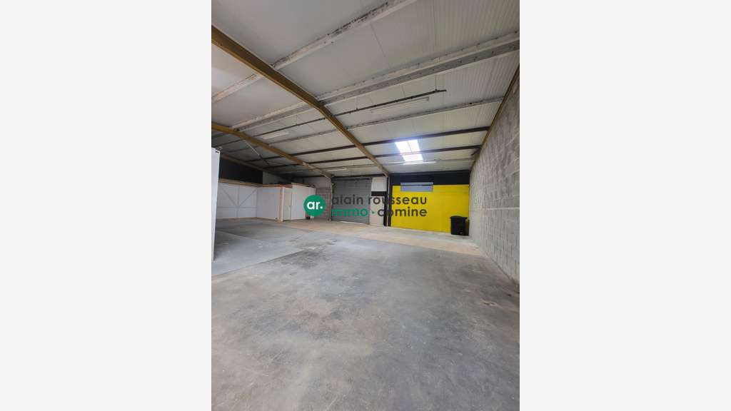 A louer local d'activité bureaux 300m² à Avrillé
