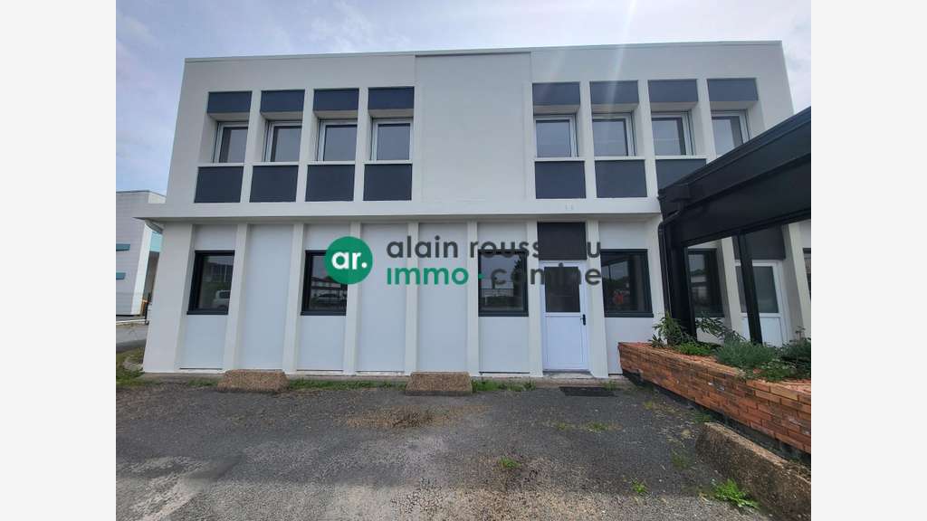 A louer local d'activité bureaux 300m² à Avrillé