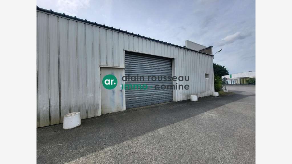 A louer local d'activité bureaux 300m² à Avrillé