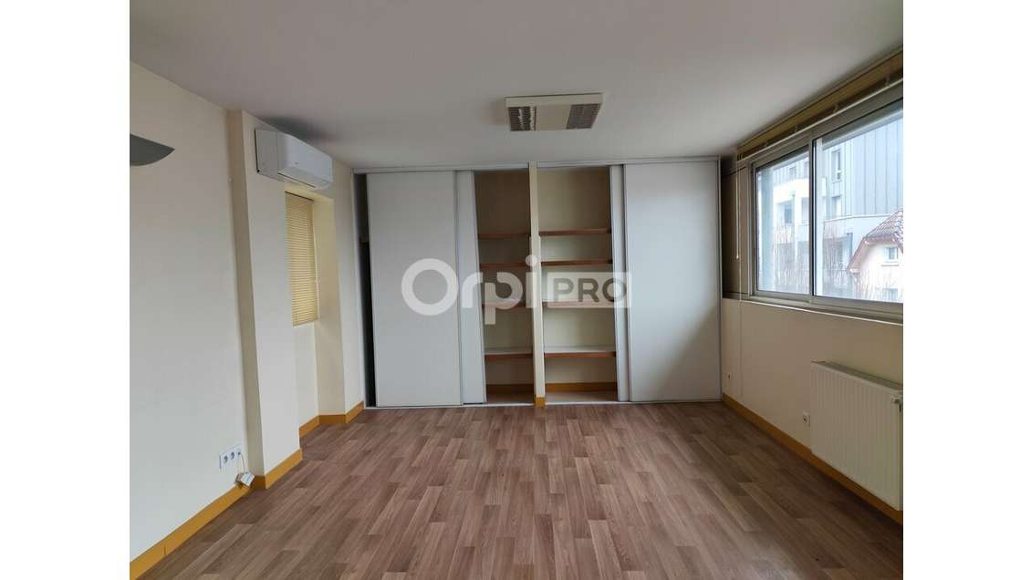 Local professionnel 25m² à louer à Limoges