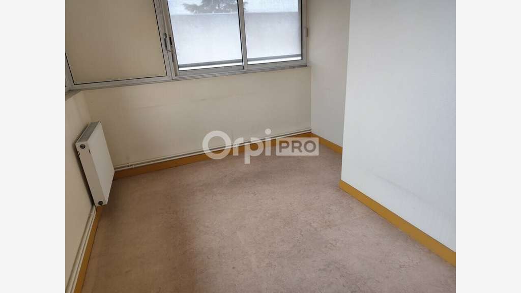 Local professionnel 25m² à louer à Limoges