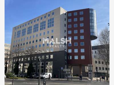 Bureaux 121m² avec garage double à Villeurbanne