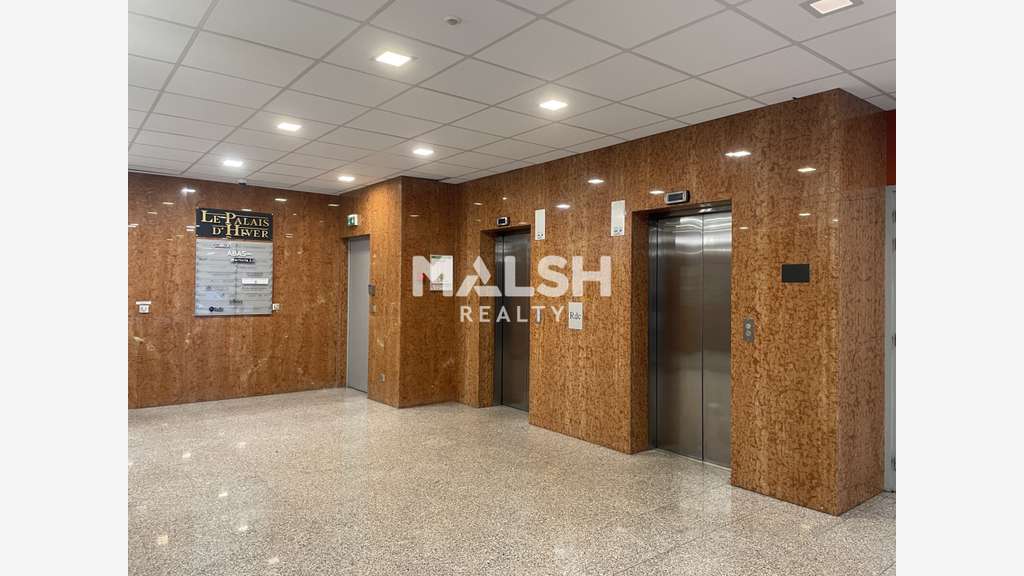Bureaux 121m² avec garage double à Villeurbanne