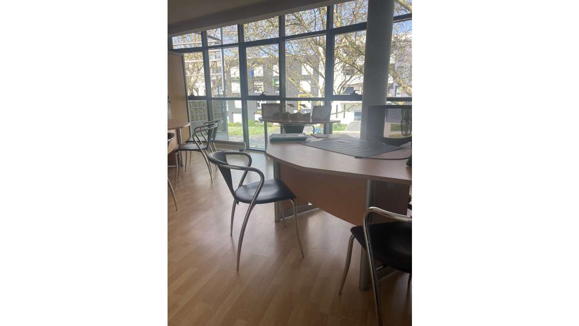 EXCLUSIF A louer local professionnel 197m²