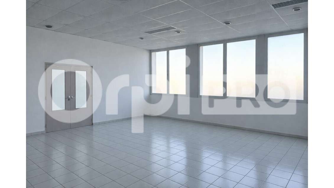 A louer plateau lumineux 113m² Aytré ZA de Bel Air