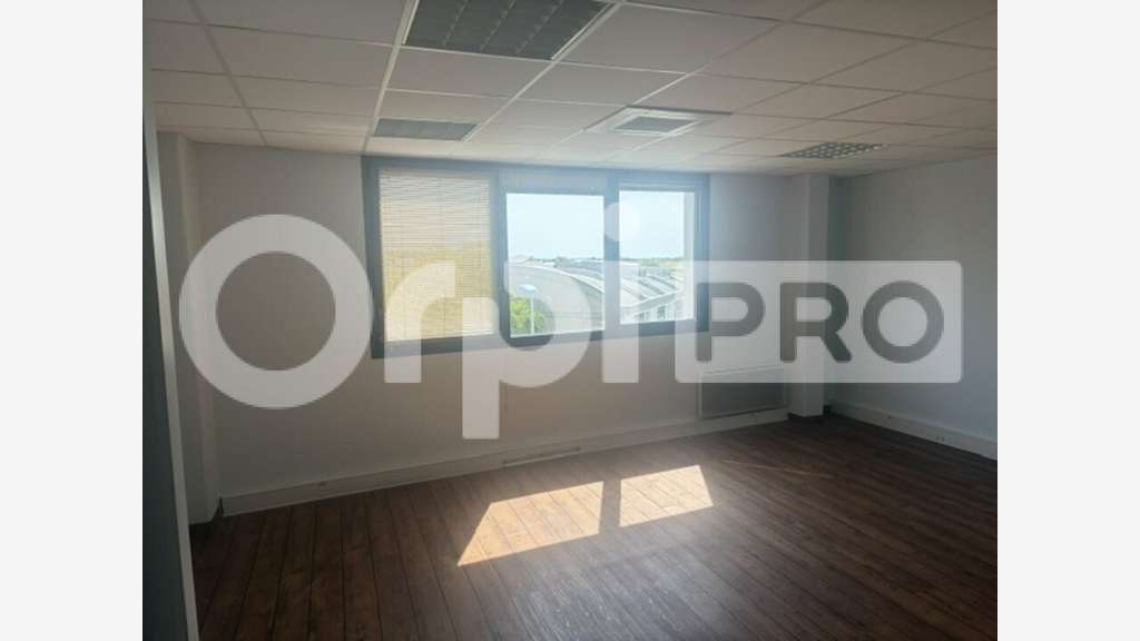 Bureaux 500m² à louer proche mer à La Rochelle