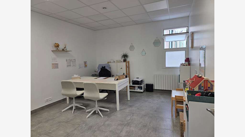 AYTRE Bureau à louer
