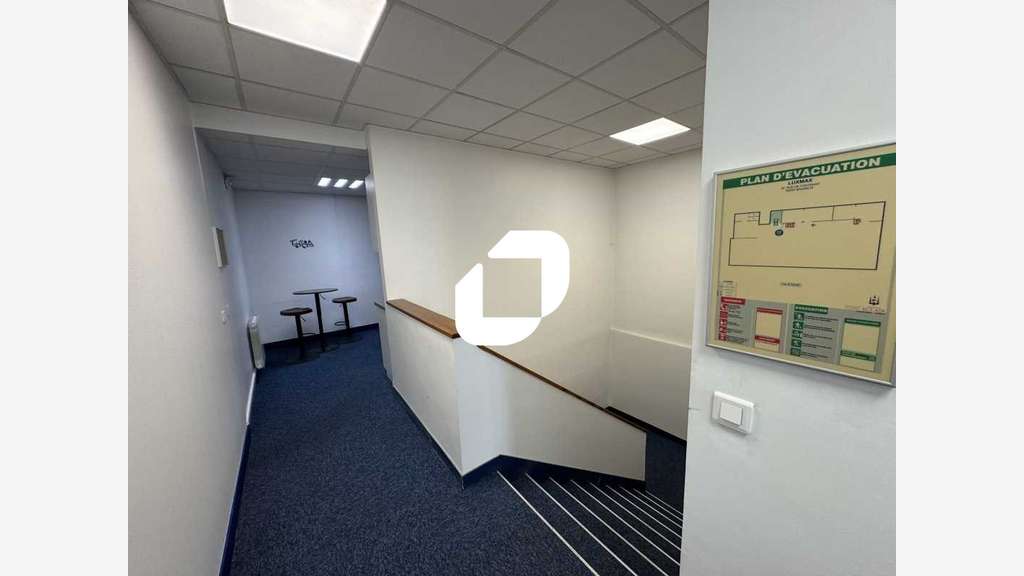 A louer Bureaux 94m² Bagneux