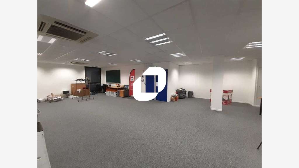 A louer Bureaux 757m² Bagnolet