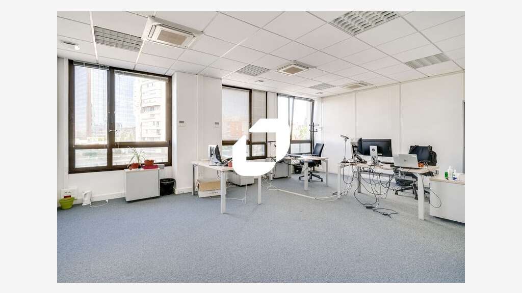 A louer Bureaux 1750m² Bagnolet