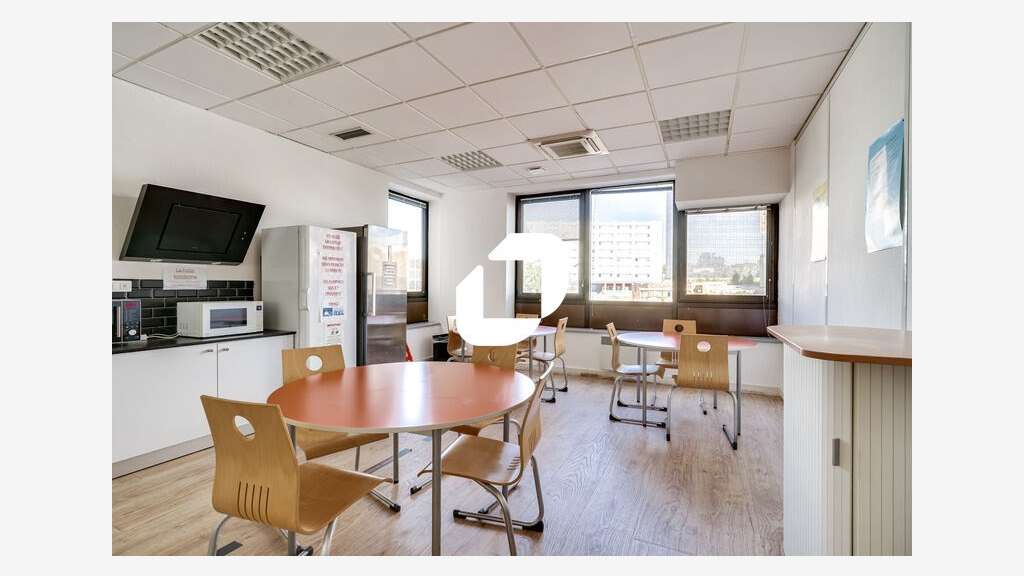 A louer Bureaux 1750m² Bagnolet
