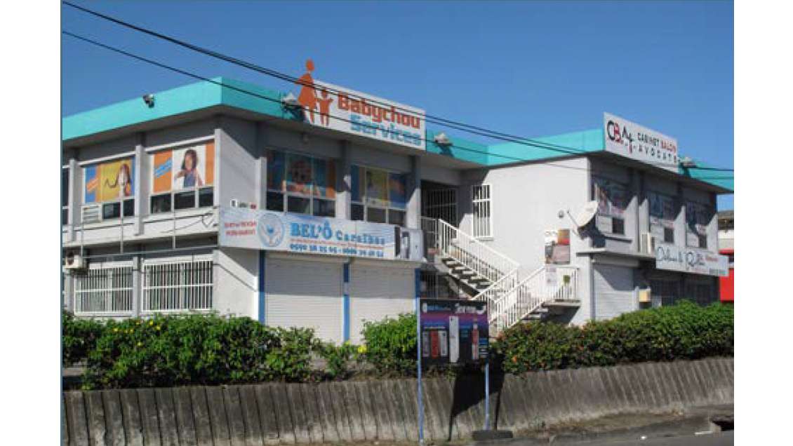 A louer bureaux 85m² à Baie-Mahault Jarry 