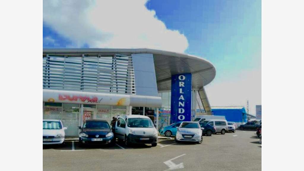 A louer bureau 25m² avec parking à Baie-Mahault