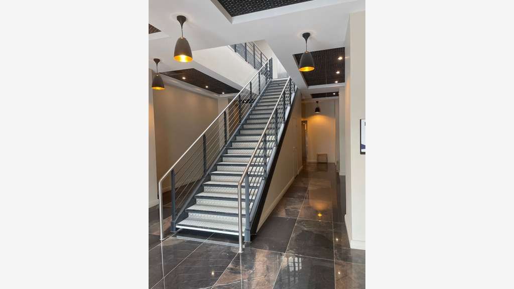 A louer bureaux neufs 159m² R+1 à Baie-Mahault
