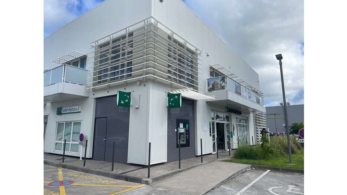 A louer bureaux neufs 159m² R+1 à Baie-Mahault