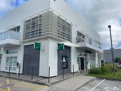 A louer bureaux neufs 159m² R+1 à Baie-Mahault