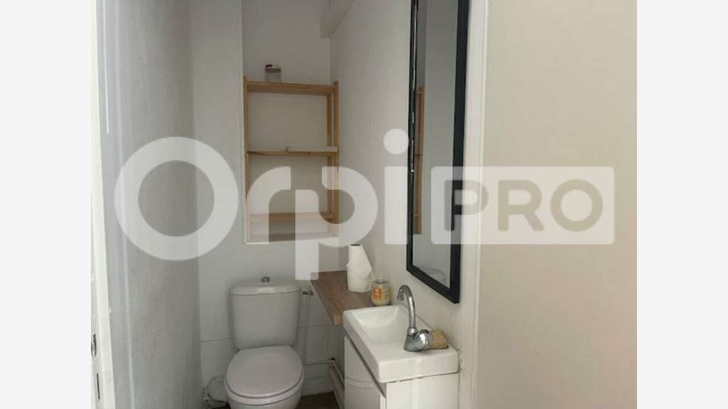 Vente A louer beau local 45m² à Saint-François