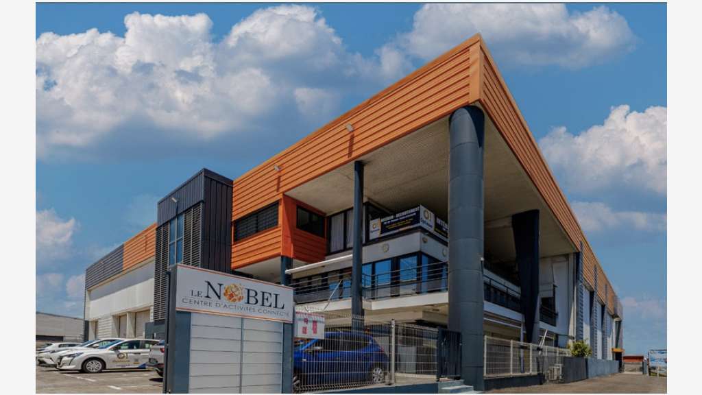 A louer bureaux ascenseur et vue mer 52m² Jarry