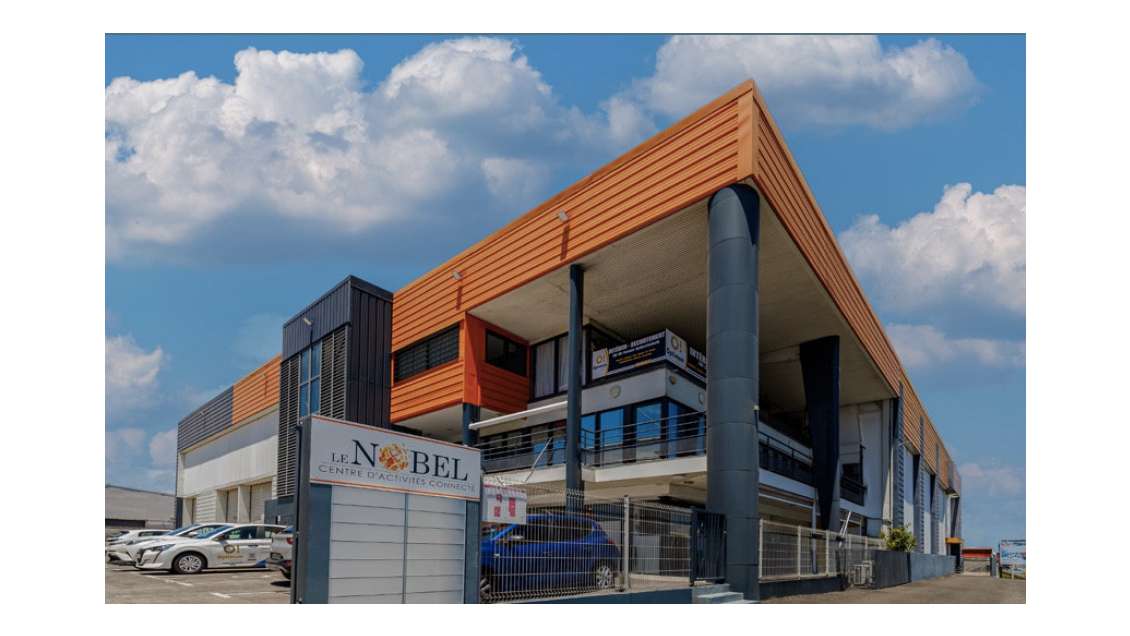 A louer bureaux ascenseur et vue mer 52m² Jarry