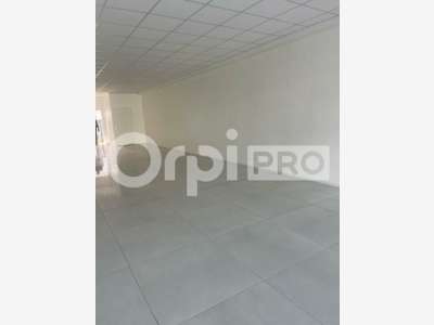 Loue bureaux 50m² au 1er étage Baie-Mahault Jarry