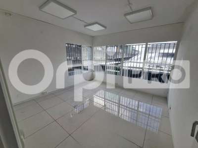 A louer bureaux 85m² R+1 ascenseur à Baie-Mahault