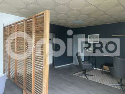 Bureau meuble 36m² à louer à Jarry Baie-Mahault