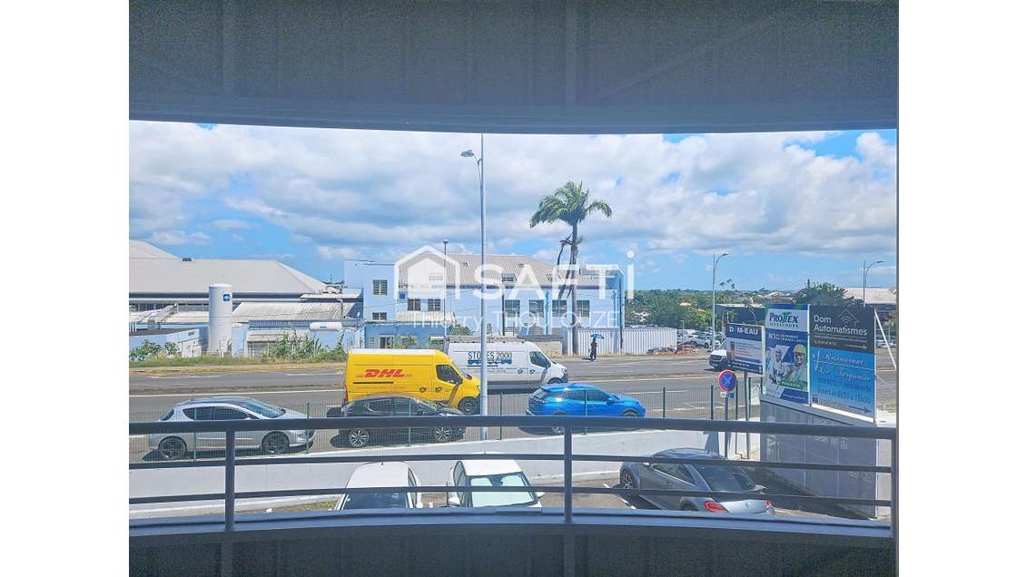 Loue local pro 78m² en zone industrielle de Jarry