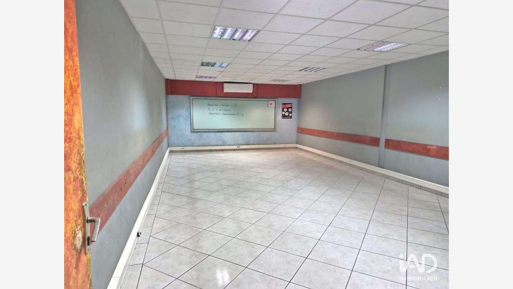 A louer bureau 351m² à Baie-Mahault Jarry