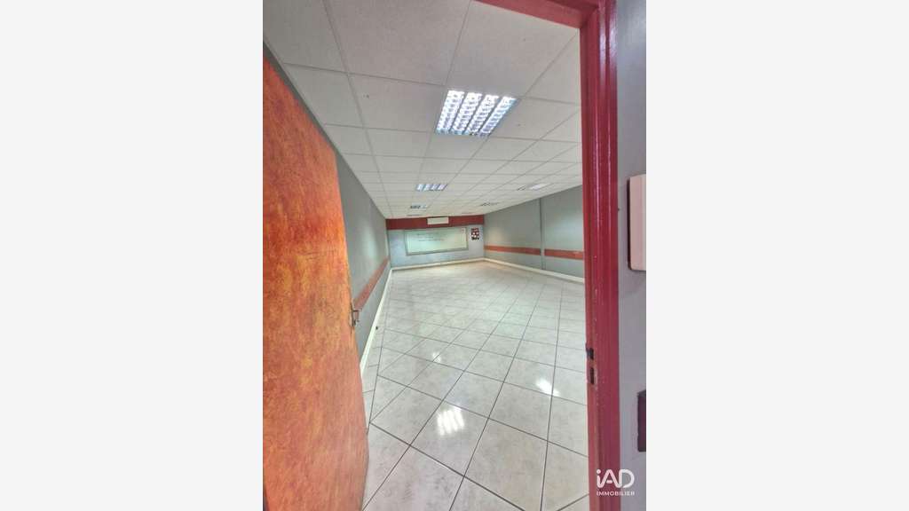 A louer bureau 351m² à Baie-Mahault Jarry