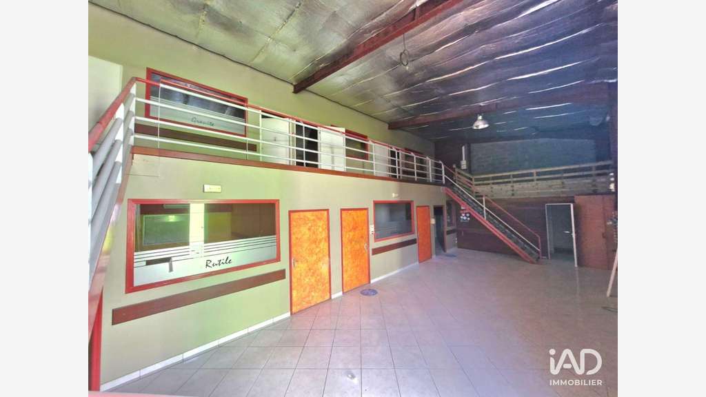 A louer bureau 351m² à Baie-Mahault Jarry