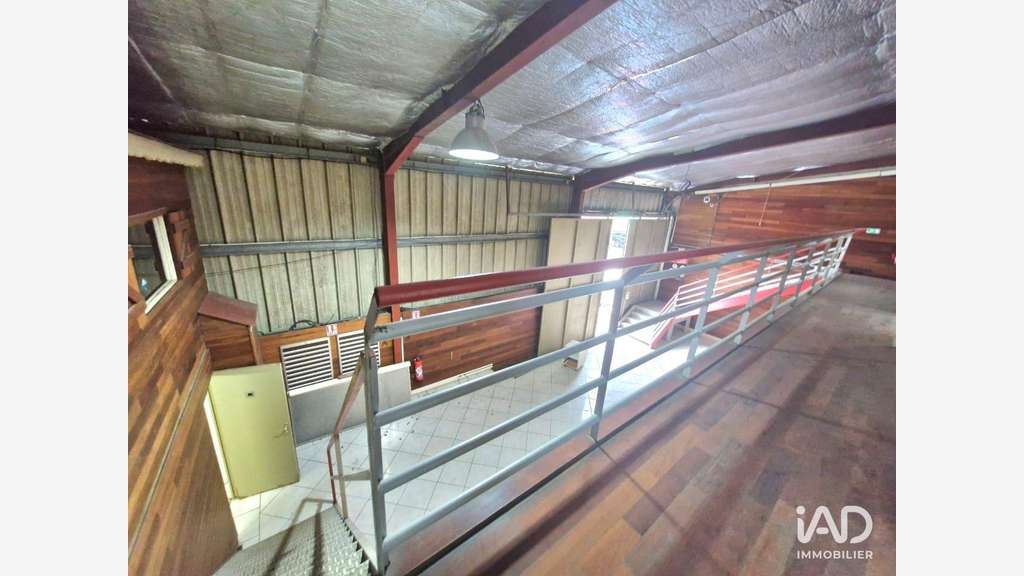 A louer bureau 351m² à Baie-Mahault Jarry
