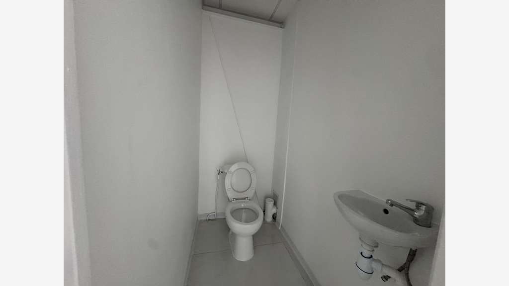 A louer bureau 35m² R+1 à Jarry Bld de Houelbourg