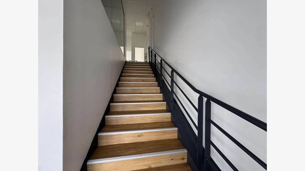 A louer bureaux 128m² R+1 à Baie-Mahault Jarry